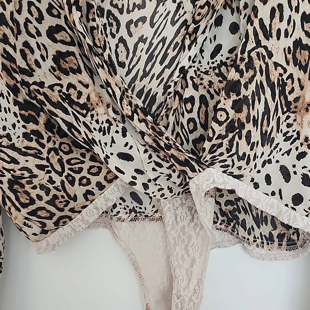 Vintage Cache Bodysuit Plunge V Neck Animal Print Long Sleeves Top Size M - Picture 3 of 13